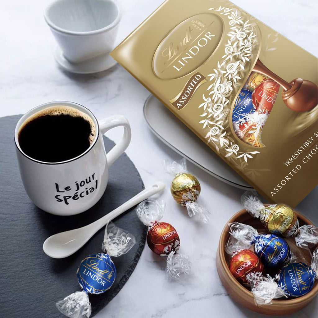 Socola Lindt Lindor Assorted Chocolate Truffles, Assorted, 21.2 oz 600g - hình ảnh chi tiết 5