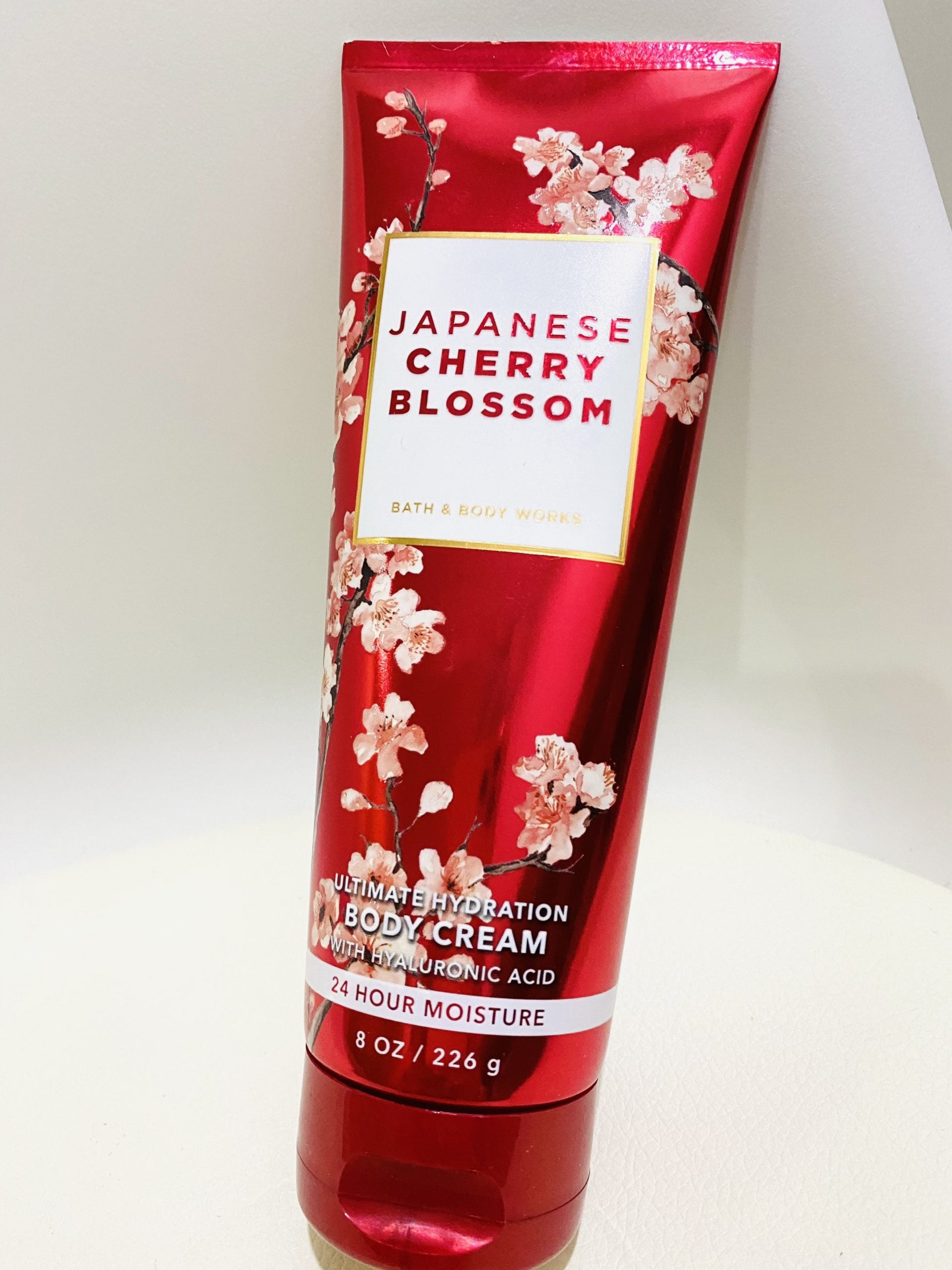 Sữa dưỡng thể Bath & Body Works Japanese Cherry Blossom Ultra Shea Body Cream 226g - hình ảnh chi tiết 5