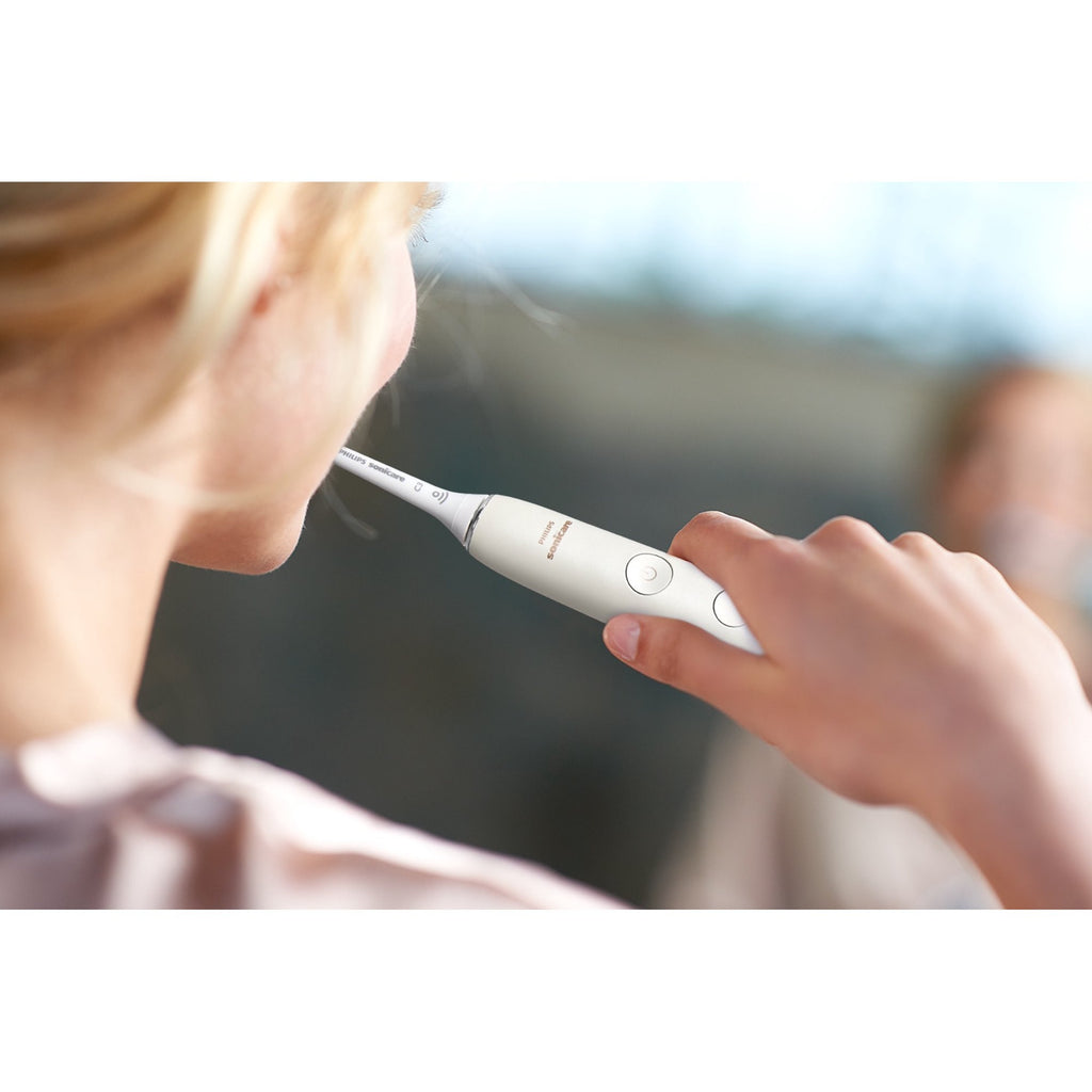Bàn chải điện Philips Sonicare DiamondClean Connected Rechargeable Toothbrush, 2-pack - hình ảnh chi tiết 4