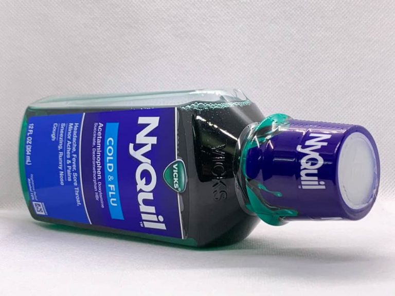 Siro cảm cúm Vicks NyQuil Nighttime Cold & Flu Symptom Relief 354ml (Original) (1 chai đơn) - hình ảnh chi tiết 3